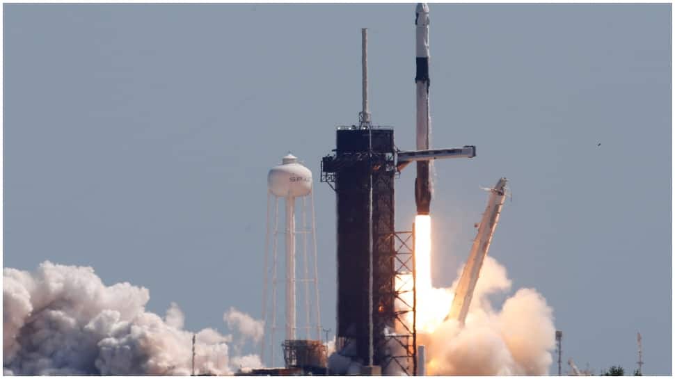 SpaceX gives rocket ride to ISS to 3 paying space enthusiasts; Check cost of each seat thumbnail