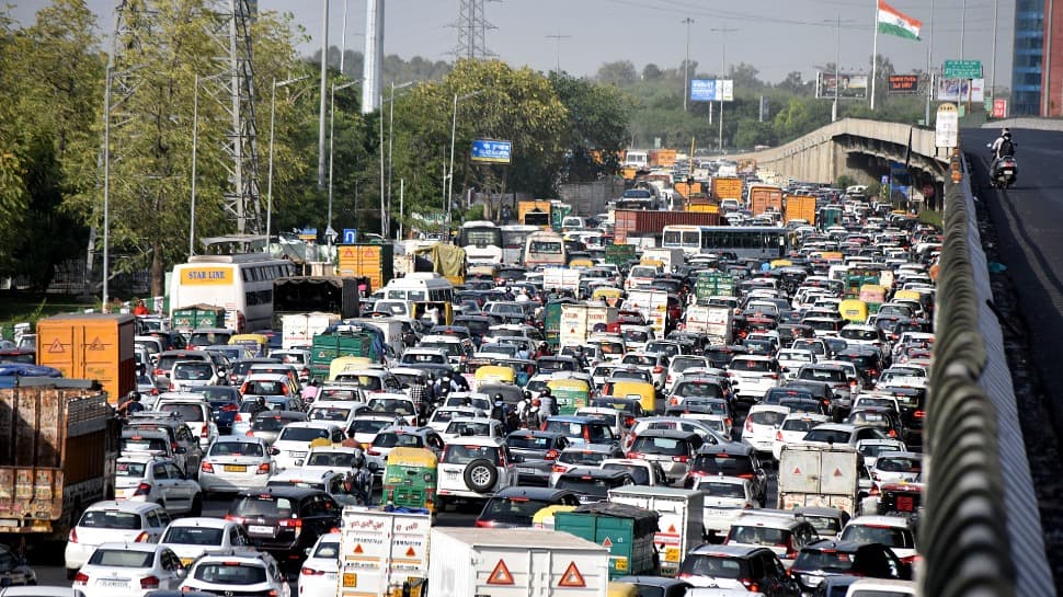 Delhi-Gurugram expressway choked, crane breakdown throws traffic in disarray