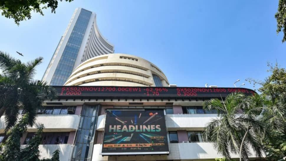 Sensex declines 400 points in early trade; Nifty tests 17,690 level