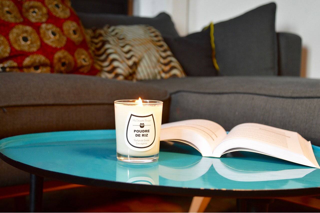 To enhance love life, keep scented candles in your room