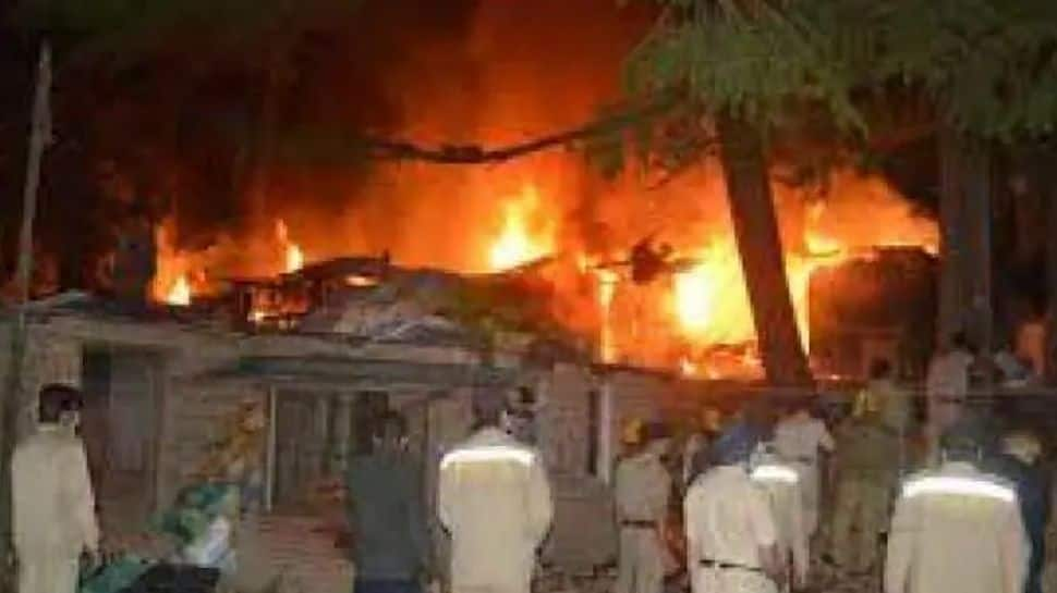 Fire in Andhra Pradesh&#039;s chemical lab kills six, 13 seriously injured