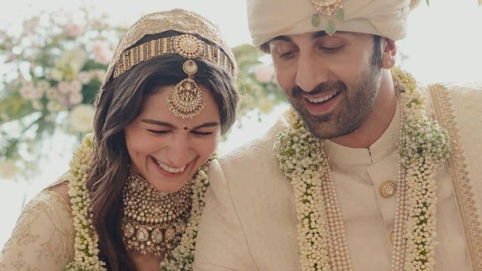 Aww! Alia Bhatt changes her Insta DP to mushy click with hubby Ranbir Kapoor