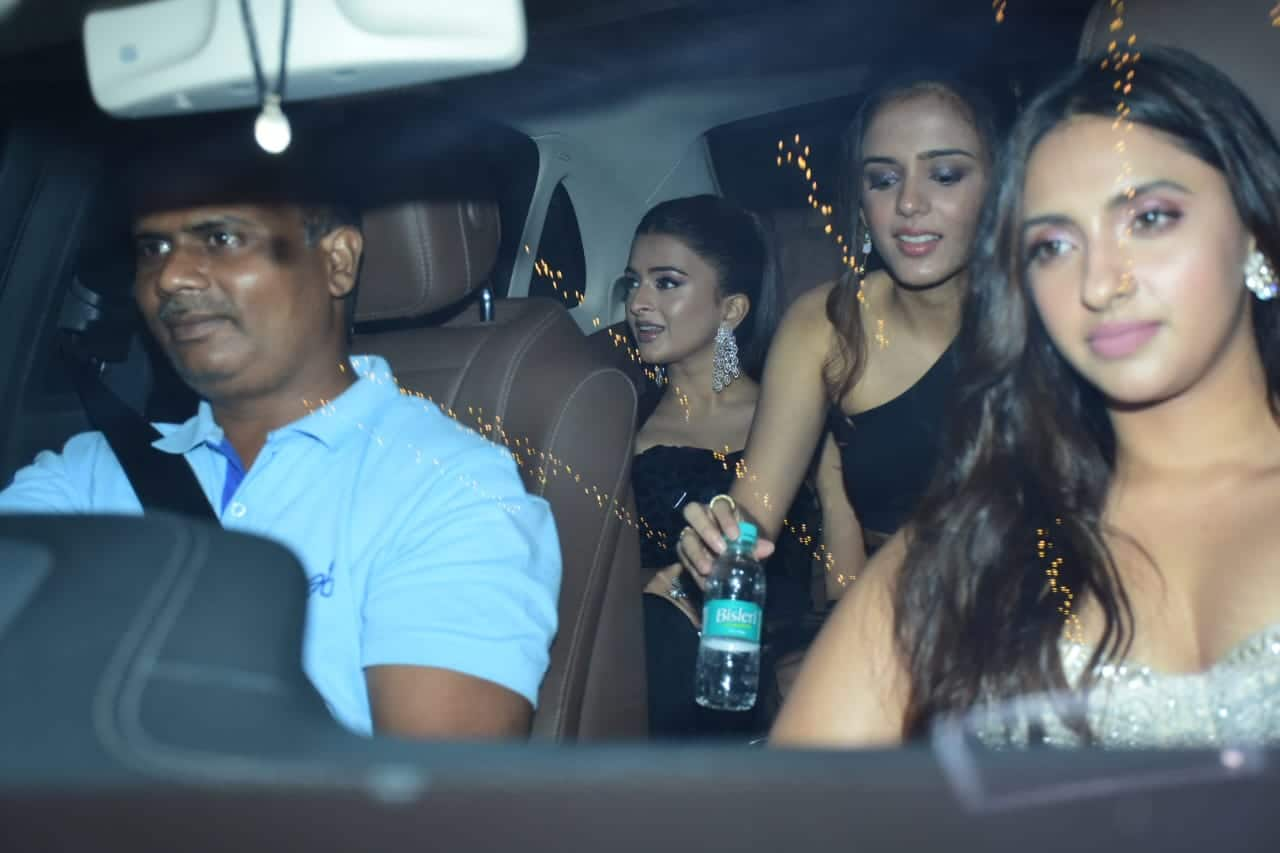 Alia's girl gang head for her reception