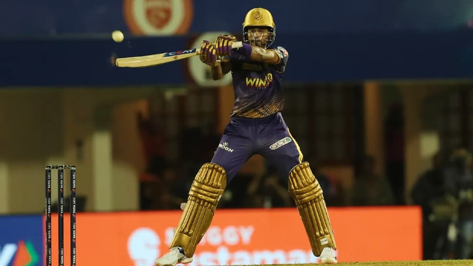 RR vs KKR IPL 2022: Shreyas Iyer argues with coach Brendon McCullum after getting dismissed, video goes viral