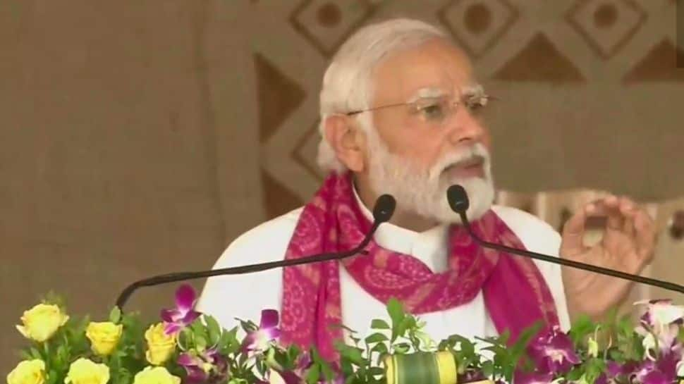 Initiatives at Banas Dairy will empower farmers, boost rural economy: PM Modi