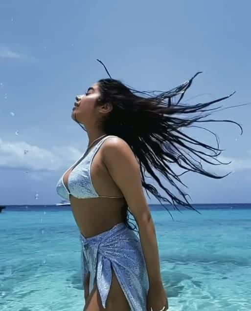 Janhvi Kapoor likes to experiment with her bikini looks