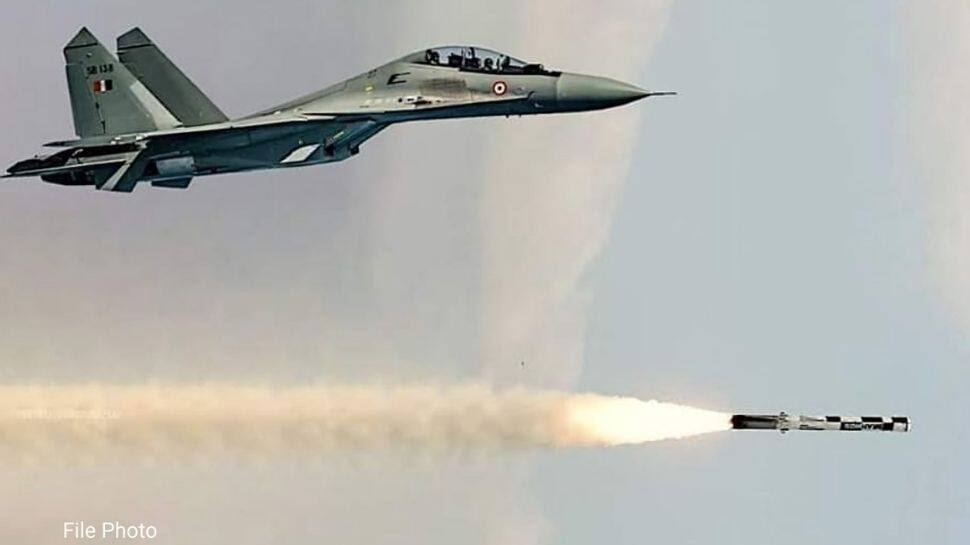 Indian Air Force successfully test-fires BrahMos missile from Su30-MkI fighter jet