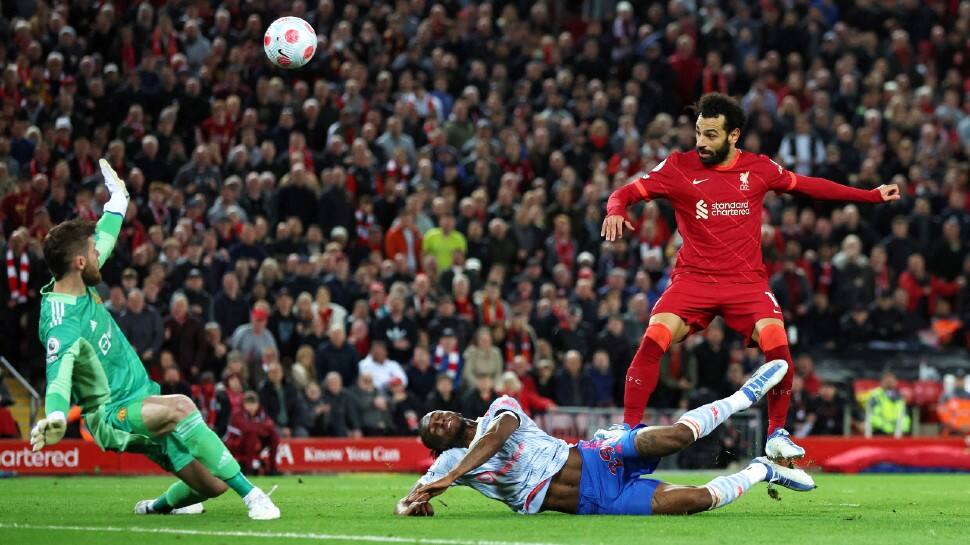 Liverpool go top of Premier League after crushing Manchester United with Mohamed Salah double