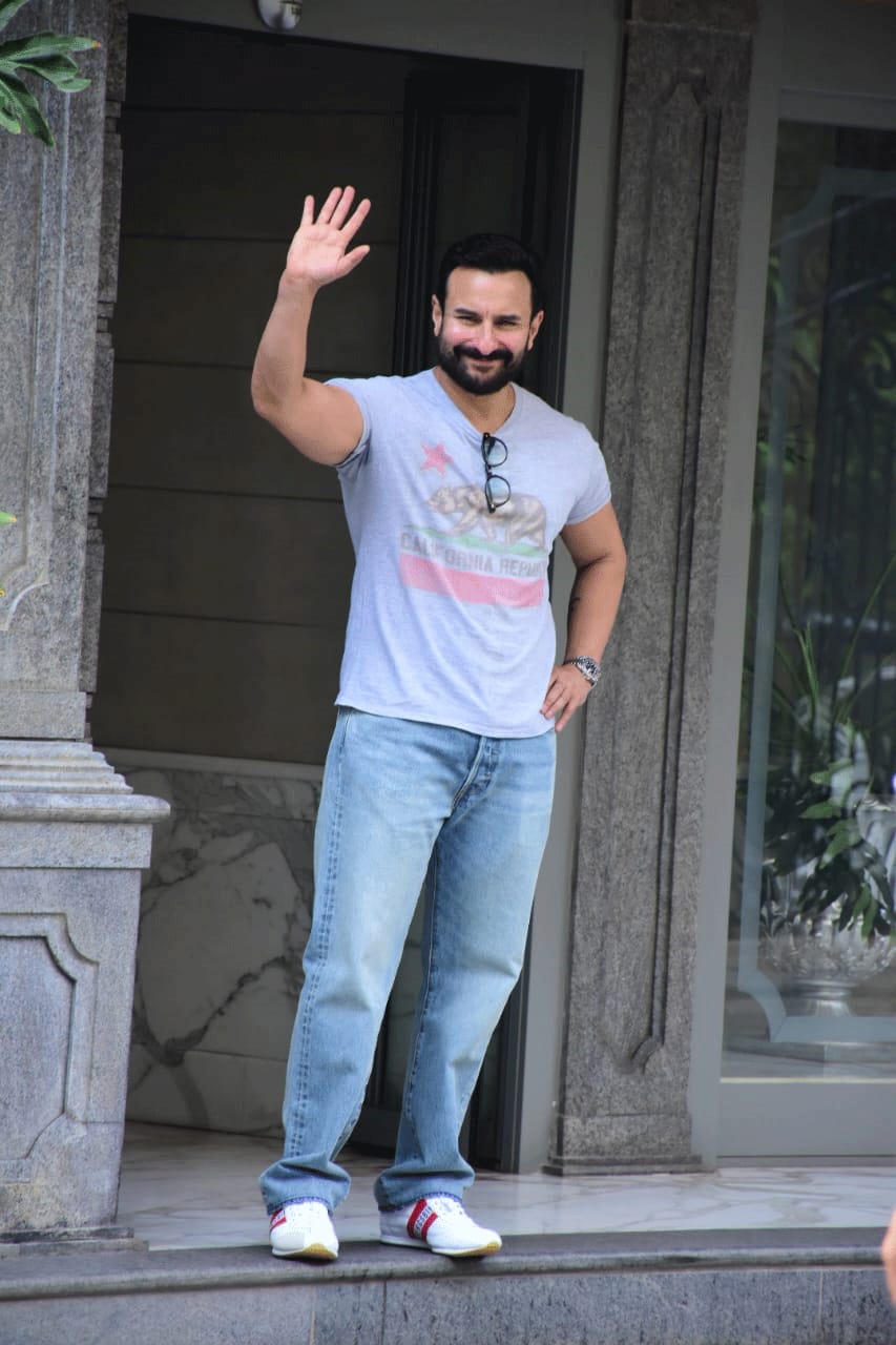 Saif arrives at Randhir Kapoor's house for Babita's birthday 