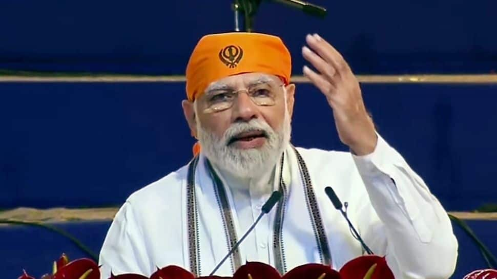 In front of Aurangzeb&#039;s tyrannical thinking, Guru Tegh Bahadur stood like a rock: PM Narendra Modi