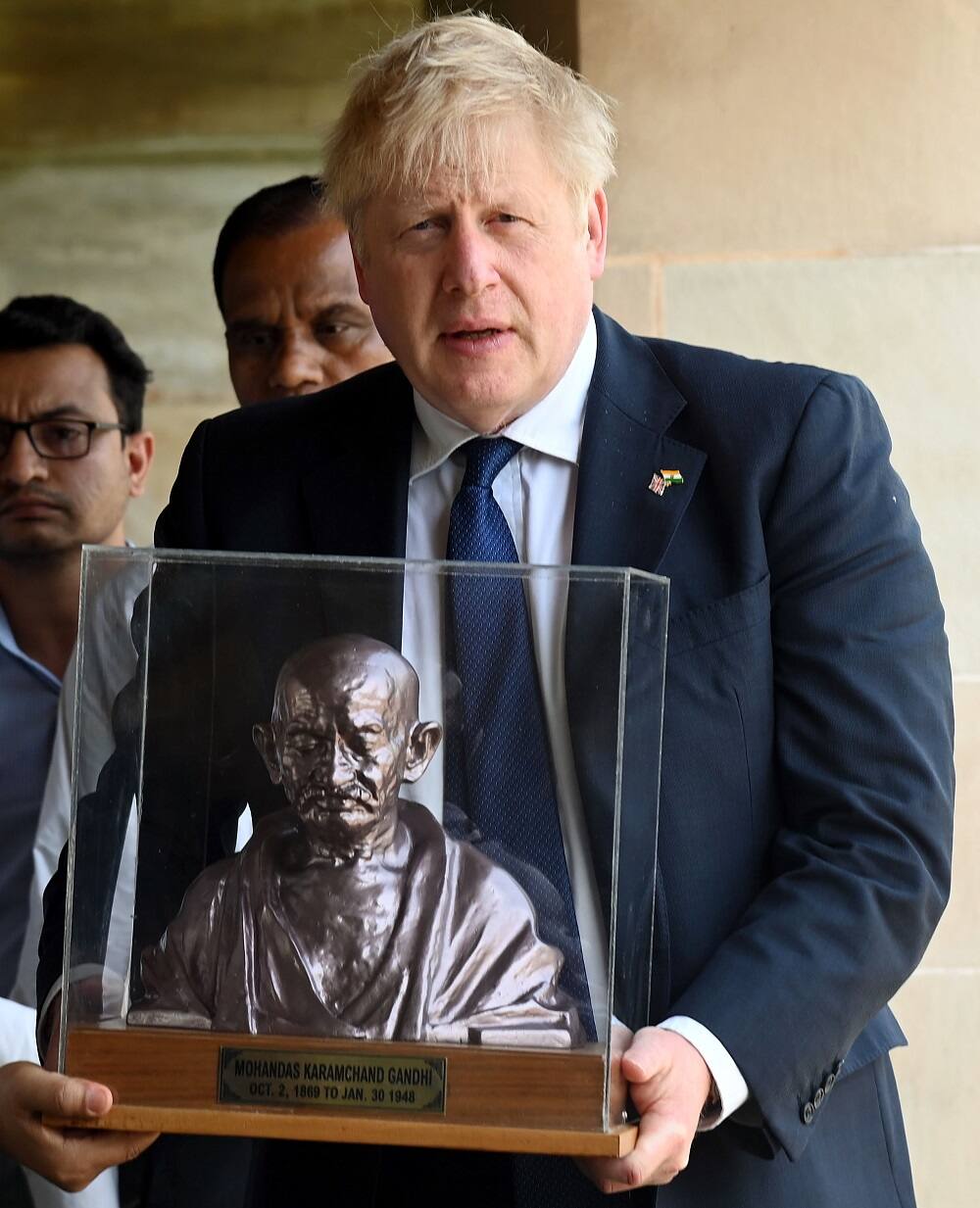 UK PM Johnson received a small statue of Mahatma Gandhi in Sabarmati Ashram