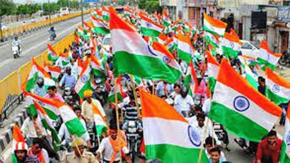 Hindus, Muslims hug each other in Jahangirpuri; set to take out Tiranga Yatra on Sunday