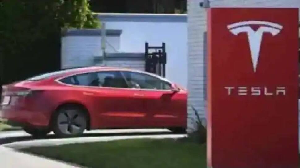 Tesla EV crashes into a multi-million private jet while on 'Smart Summon' self driving mode | Electric Vehicles News - Vimarsana News