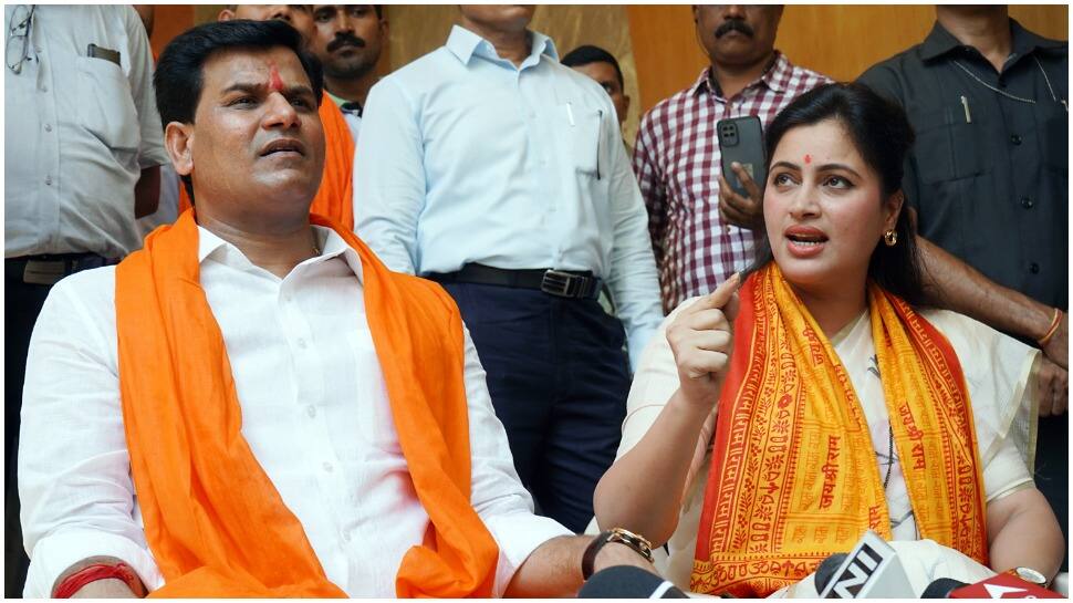 Hanuman Chalisa row: MP Navneet Rana, MLA husband Ravi Rana drop protest plan at Uddhav Thackeray&#039;s residence