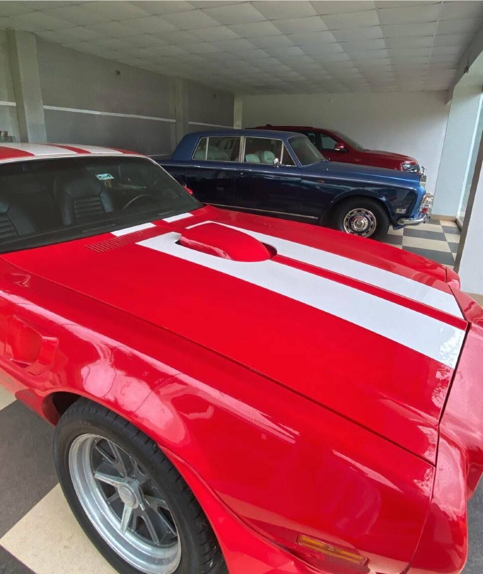 MS Dhoni has a massive collection of cars in his garage in Ranchi. His garage has classics such as Hummer H2, GMC Sierra, the first-generation Mitsubishi Pajero and a humble, specially made, open 2-door Scorpio. (Source: Instagram)