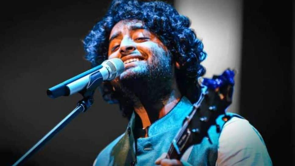 Meet birthday boy Arijit Singh&#039;s biggest fan, who is a Bollywood superstar!