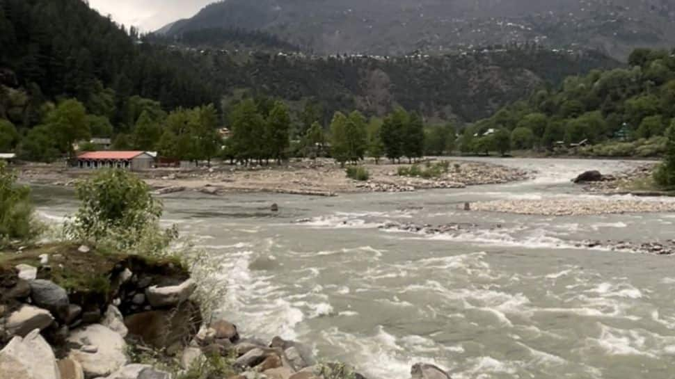 Move over Gulmarg, Pahalgam! As peace prevails, border towns of North Kashmir welcome tourists