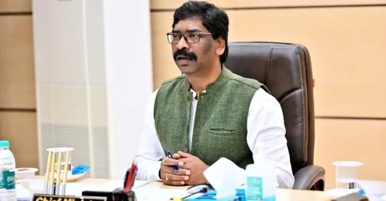 Jharkhand CM Hemant Soren to be disqualified in Office-of-Profit case?  Legal experts say this | India News | Zee News