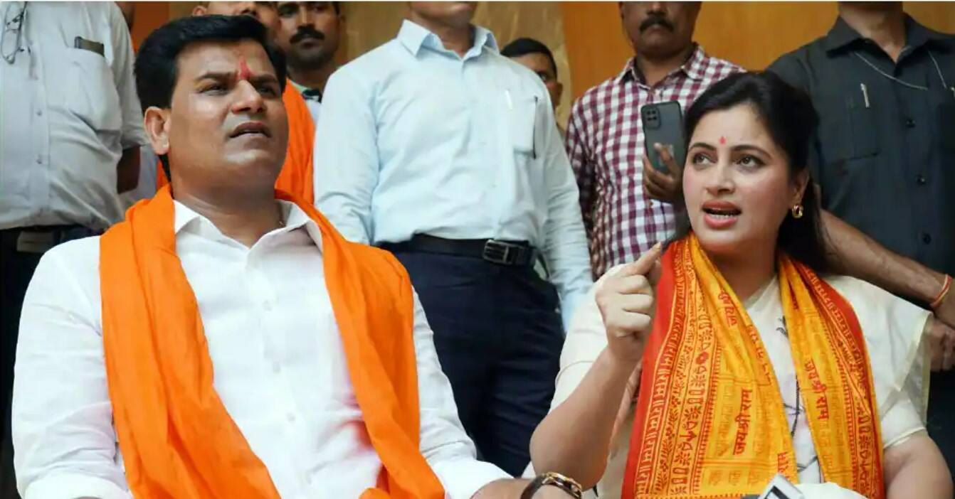 Hanuman Chalisa row: MP Navneet Rana-MLA husband's plea for home food in jail rejected