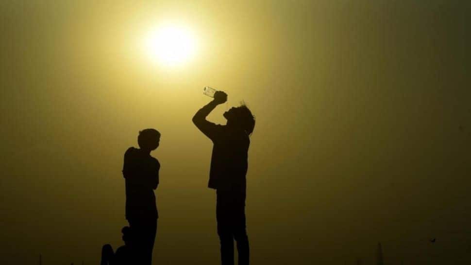 Why is India reeling under intense heatwave conditions? 
