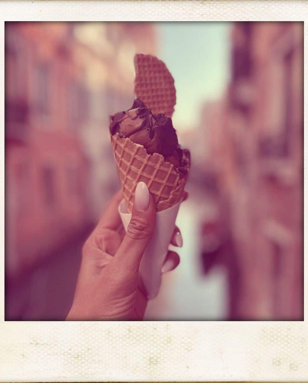 Deepika beats the heat with ice-cream