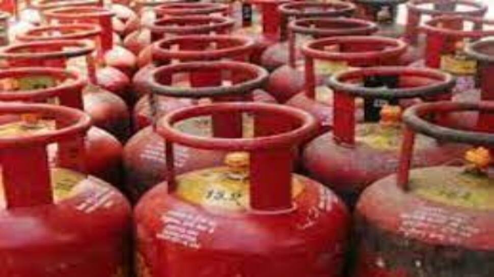 LPG price increased by Rs 102.50, 19-kg cylinder to cost Rs 2355.50