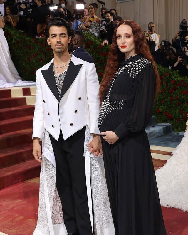 Preggers Sophie Turner and hubby Joe Jonas at Met Gala 2022