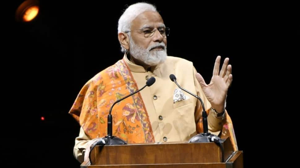 PM Narendra Modi hits out at Congress in Germany, says &#039;now no PM will have to say he sends Re 1, but...&#039;