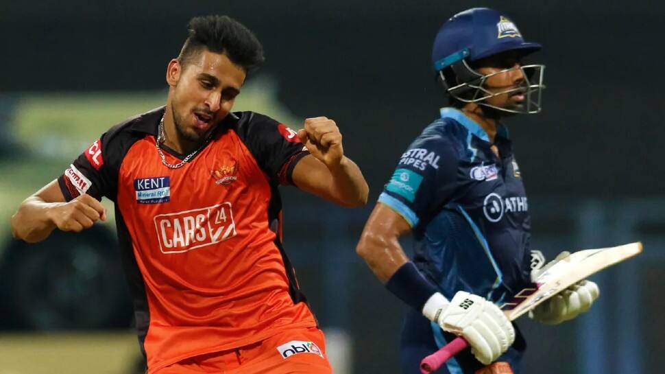Sunrisers Hyderabad pacer Umran Malik is by far and away the fastest bowler in IPL 2022 so far. Umran has the fastest delivery to his name, clocked at 154kph against Chennai Super Kings. (Photo: BCCI/IPL)