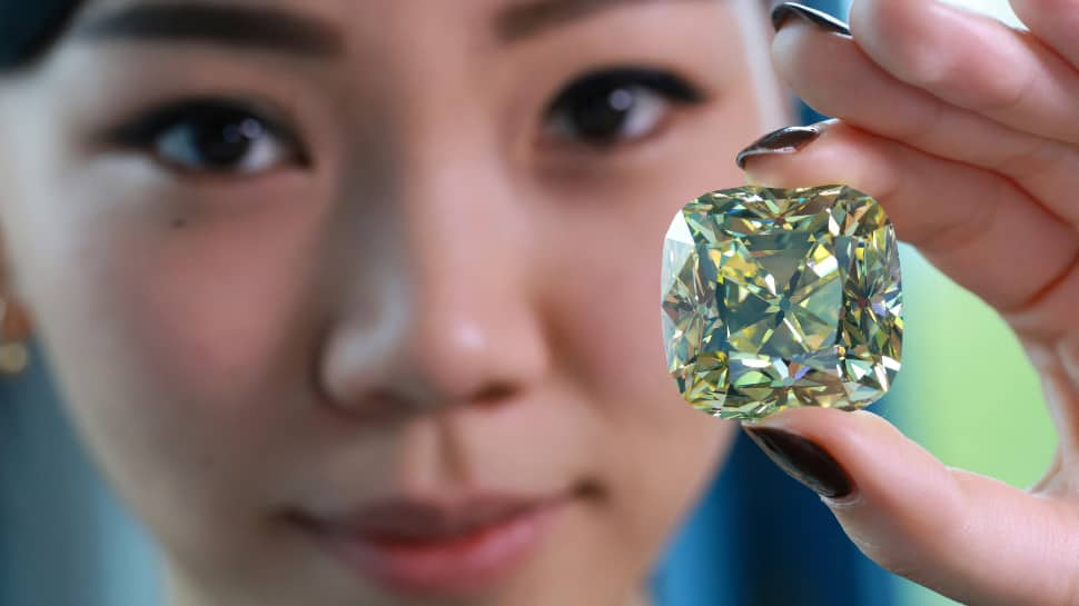 &#039;The Rock&#039;, world&#039;s largest white diamond, set to go on auction, details here