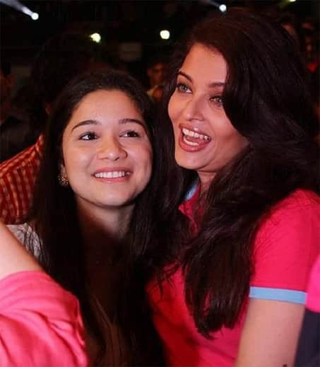 Sara with Aishwarya Rai Bachchan