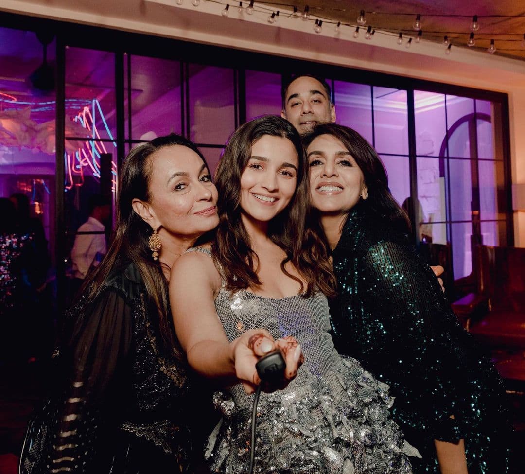 Alia Bhatt shares photo with Soni Razdan and Neetu Kapoor