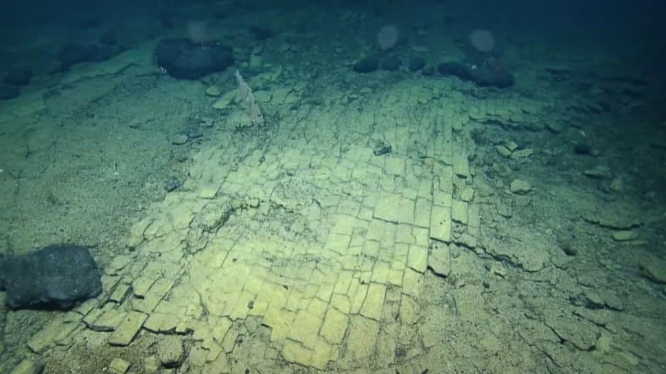 ‘Yellow brick highway’ to Atlantis? Marine scientists discover THIS in Pacific ocean