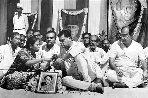 Paying homage to Indira Gandhi after her death