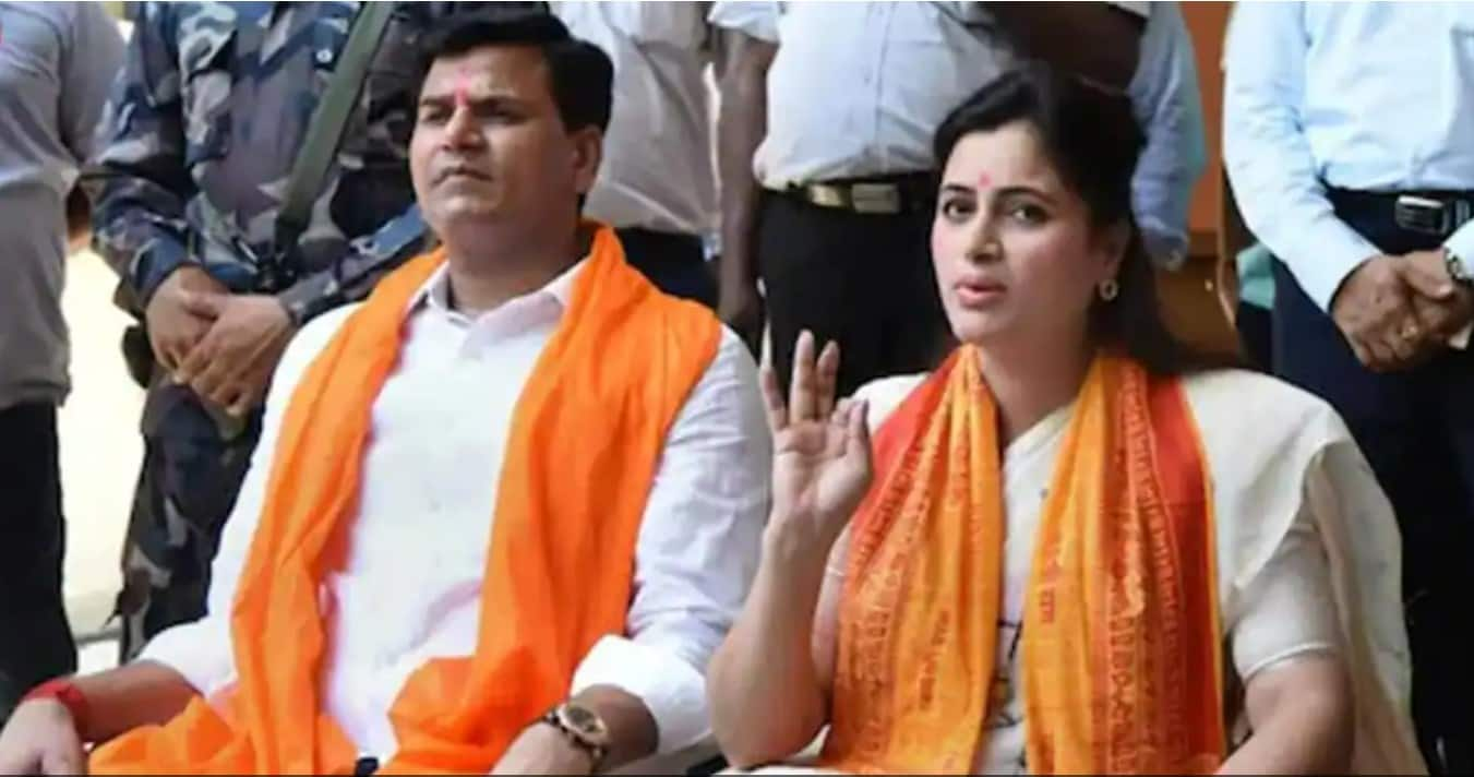 For &#039;Sadbuddhi to Uddhav Thackeray&#039;, MP Navneet Rana husband to pray at Delhi Hanuman Temple