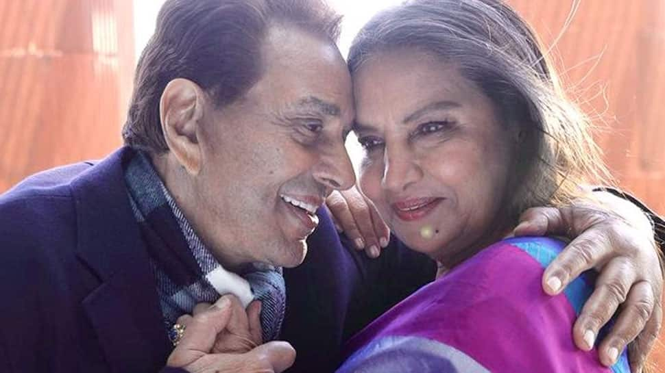 Dharmendra shares pic with Shabana Azmi, writes &#039;Ishq hai mujhe camera se, aur...&#039;