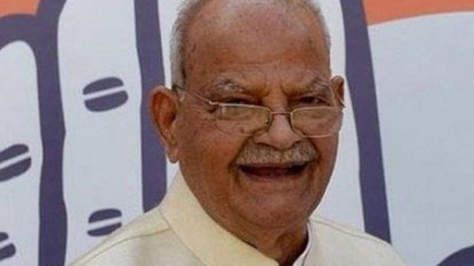 Pandit Sukh Ram, former Union telecom minister, cremated with full state honours