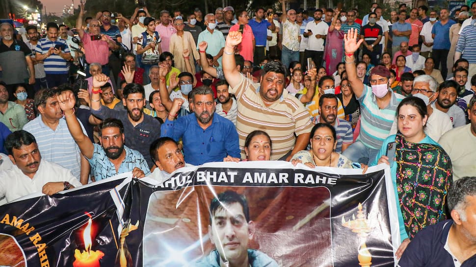 Kashmiri Pandit killing: Protests erupt in valley over Rahul Bhat&#039;s murder, situation tense