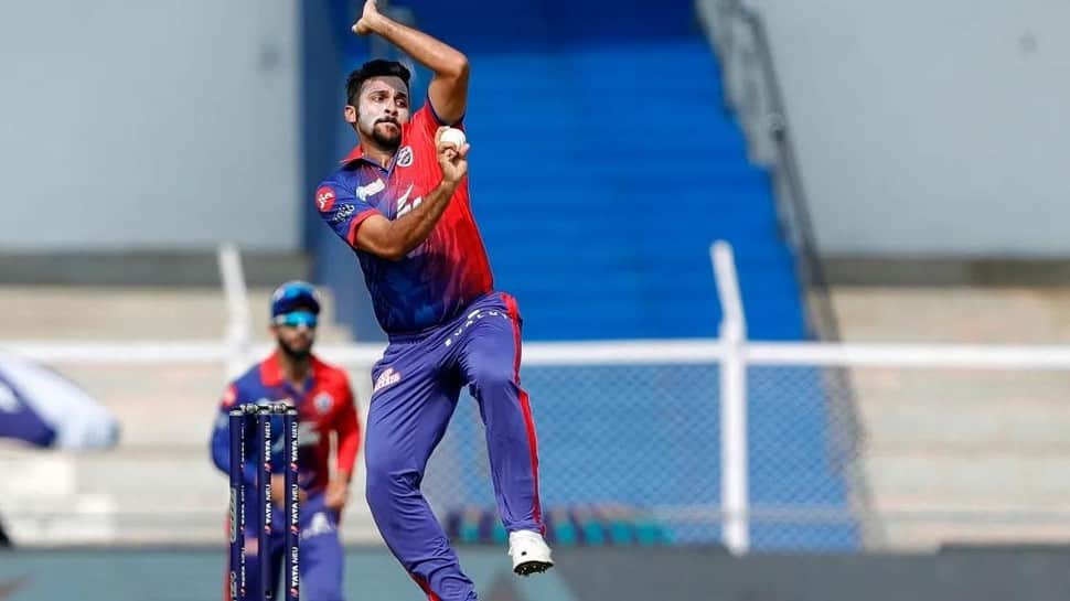 IPL 2022: DC all-rounder Shardul Thakur REVEALS how he 'confuses' batters thumbnail