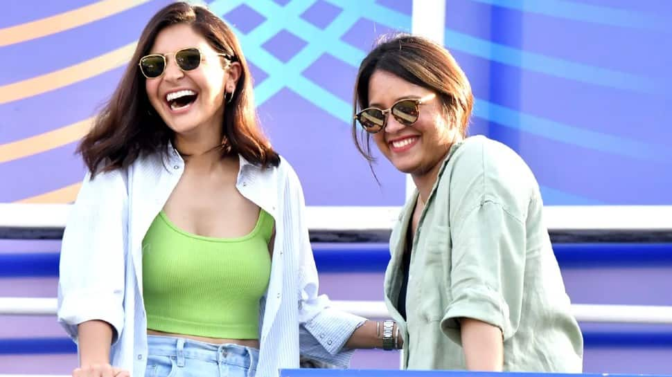 Royal Challengers Bangalore batters Virat Kohli and Dinesh Karthik's wives Anushka Sharma (left) and Dipika Pallikal seen during a IPL 2022 match. (Photo: BCCI/IPL)