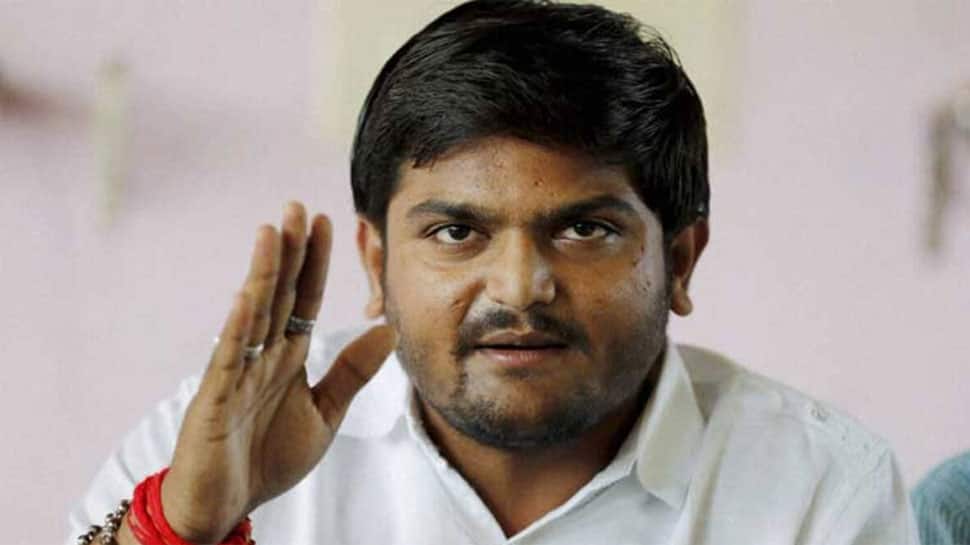 Gujarat Congress working president Hardik Patel resigns from all party posts thumbnail
