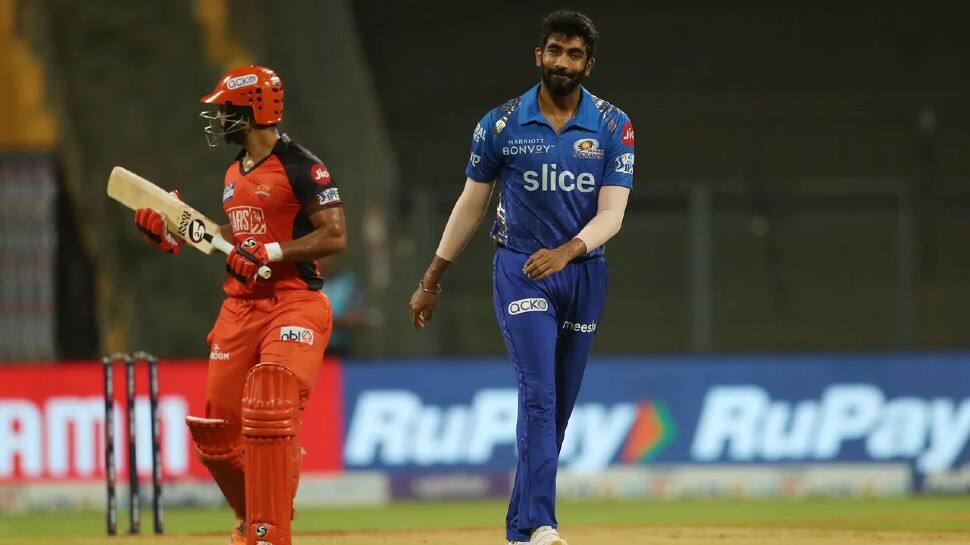 IPL 2022: Jasprit Bumrah sets new T20 landmark, become first Indian pacer to achieve THIS record thumbnail