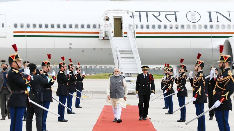 Explained: Why Prime Minister Narendra Modi Always Fly At Night? | Aviation  News | Zee News