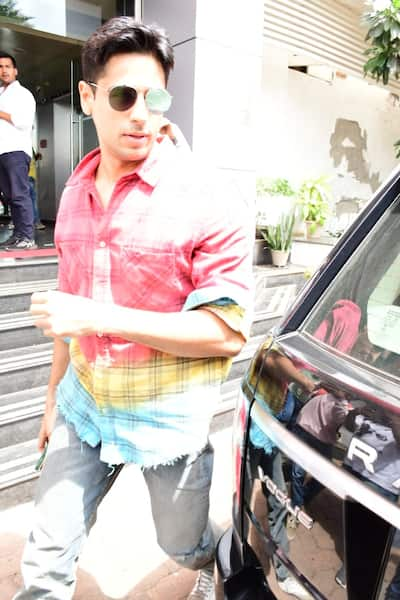 Sidharth Malhotra visits GF Kiara Advani