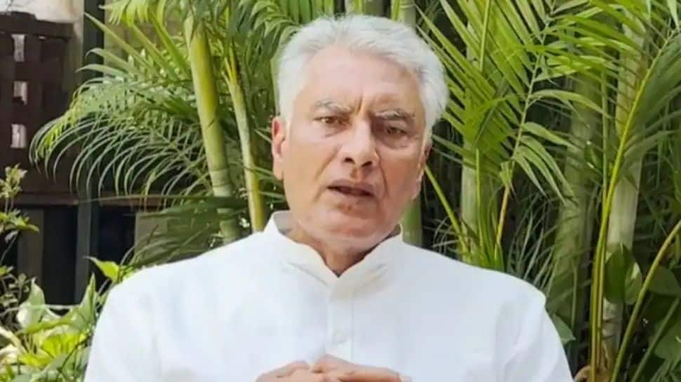 Sunil Jakhar ends 50 years of association