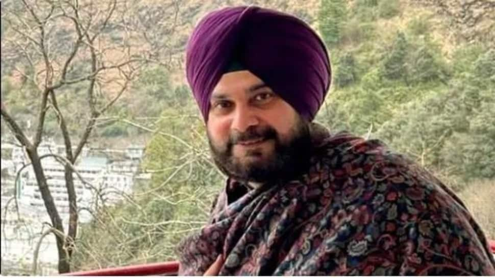 Cricketer-Politician turns &#039;THIS&#039;, Navjot Singh Sidhu will be working without pay in jail for 3 months