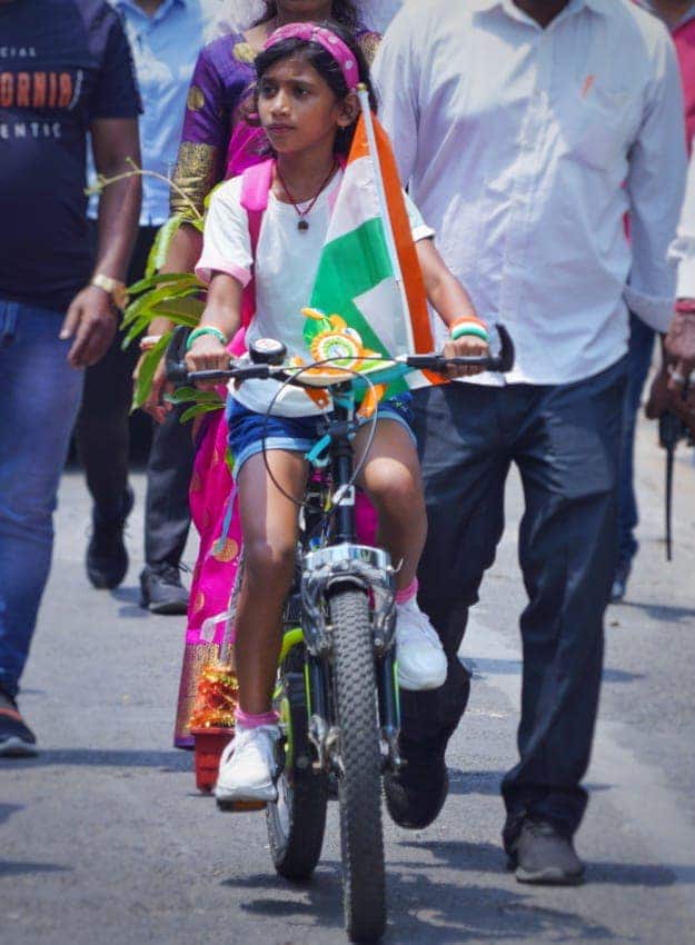 The girl took a bicycle ride from Sealdah to Banerjee's residence