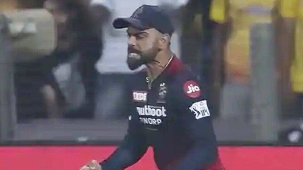 Watch: Virat Kohli fan invades pitch, here&#039;s how RCB batter reacts