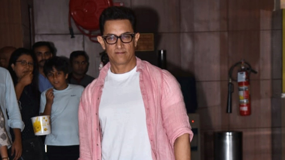 Aamir Khan spotted eating golgappas in Mumbai during &#039;Laal Singh Chaddha&#039; promotions: WATCH