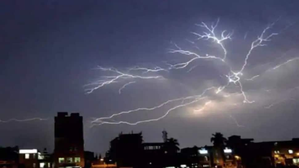 Lightning strikes Chhattisgarh; 3 dead, 9 injured | India News | Zee News